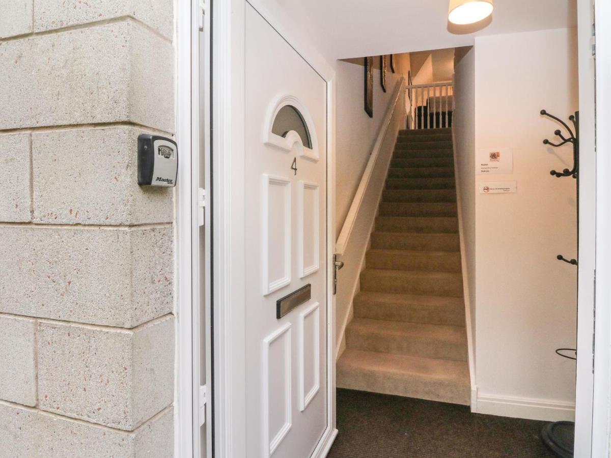 4 River Court Invergarry Luaran gambar