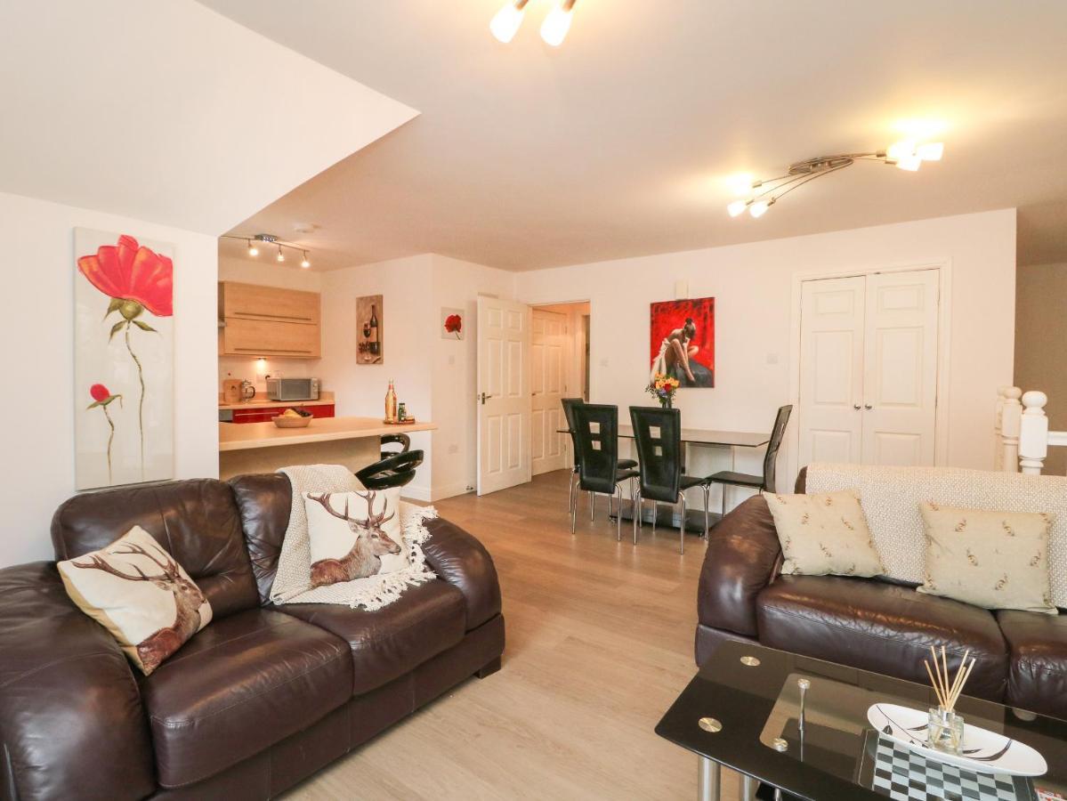 4 River Court Invergarry Luaran gambar